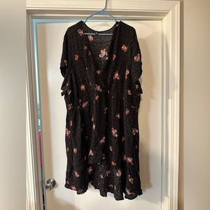 Torrid black asymmetrical shirt. Size 6 EUC